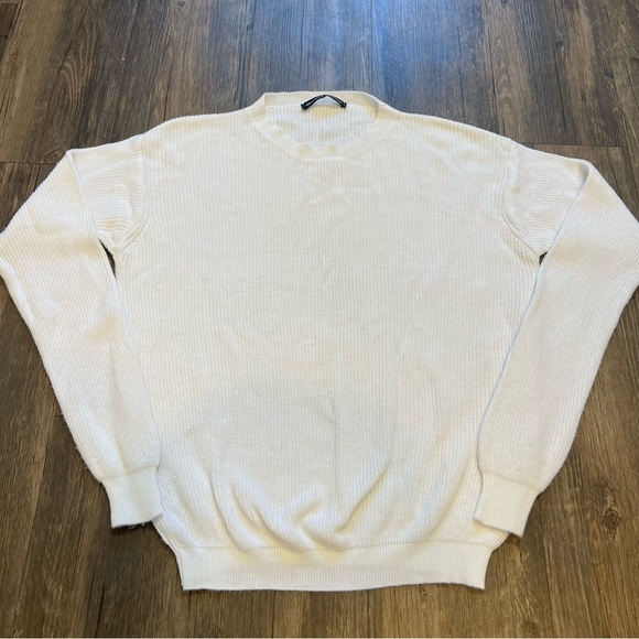Brandi Melville Women’s White Crewneck Long Sleeves Sweater One Size - Picture 2 of 7
